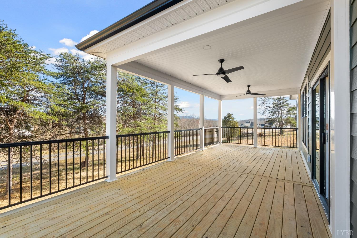 105 Peach Tree Court, Huddleston, Virginia image 19