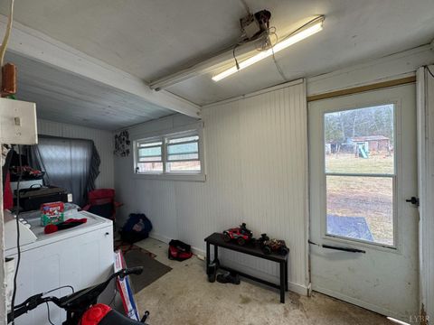 Tiny photo for 862 Oakville Road Rd, Appomattox, VA 24522 (MLS # 364624)