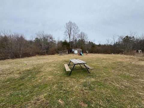 Tiny photo for 862 Oakville Road Rd, Appomattox, VA 24522 (MLS # 364624)
