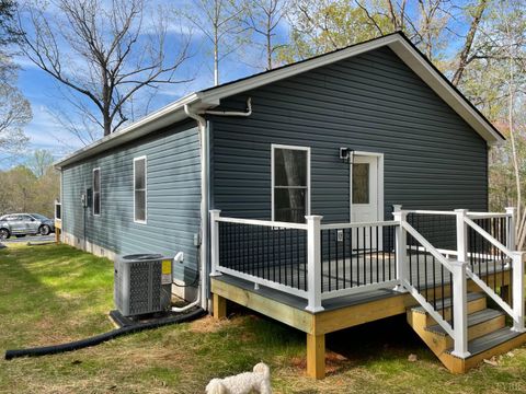Tiny photo for 1063 Precinct PL, Huddleston, VA 24104 (MLS # 366741)