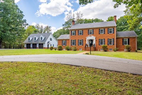 Photo of 1765 Winesap Rd, Madison Heights, VA 24572 (MLS # 363983)