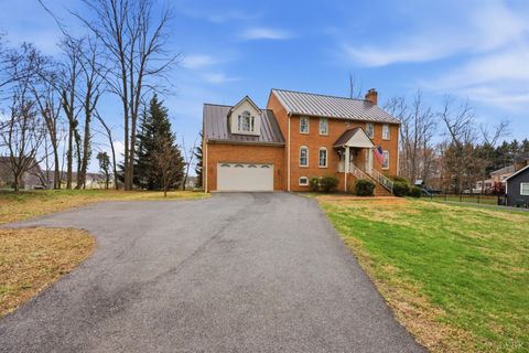 Tiny photo for 215 London Downs Dr, Forest, VA 24551 (MLS # 364741)