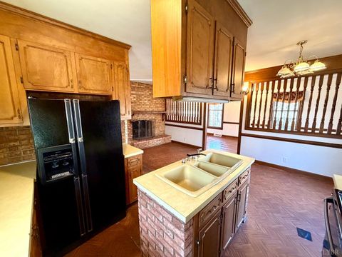 Tiny photo for 218 Maple Drive, Madison Heights, VA 24572 (MLS # 364739)