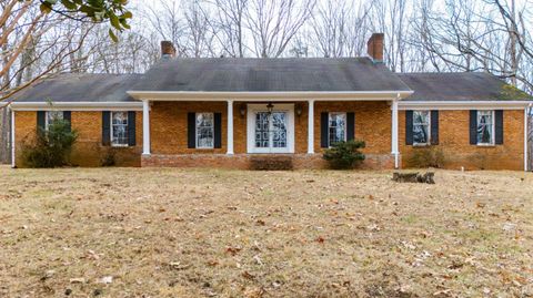 Photo of 218 Maple Drive, Madison Heights, VA 24572 (MLS # 364739)