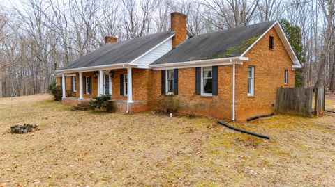 Tiny photo for 218 Maple Drive, Madison Heights, VA 24572 (MLS # 364739)