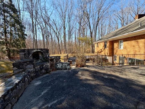 Tiny photo for 218 Maple Drive, Madison Heights, VA 24572 (MLS # 364739)