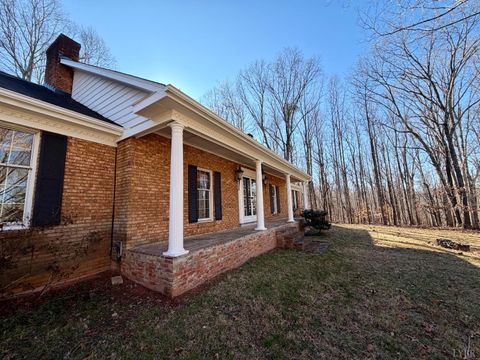 Tiny photo for 218 Maple Drive, Madison Heights, VA 24572 (MLS # 364739)