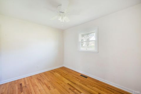 Tiny photo for 1027 Woodhaven Drive Dr, Bedford, VA 24523 (MLS # 365526)