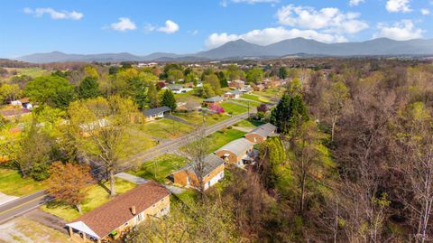 Tiny photo for 1027 Woodhaven Drive Dr, Bedford, VA 24523 (MLS # 365526)