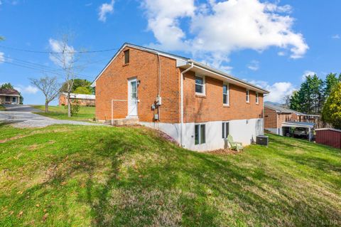 Tiny photo for 1027 Woodhaven Drive Dr, Bedford, VA 24523 (MLS # 365526)