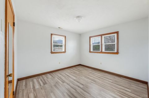 Tiny photo for 4224 Jopling Road, Bedford, VA 24523 (MLS # 363480)