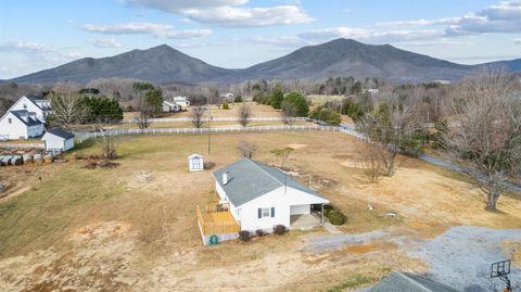 Tiny photo for 4224 Jopling Road, Bedford, VA 24523 (MLS # 363480)