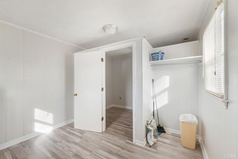 Tiny photo for 4224 Jopling Road, Bedford, VA 24523 (MLS # 363480)