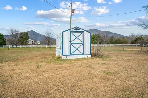 Tiny photo for 4224 Jopling Road, Bedford, VA 24523 (MLS # 363480)