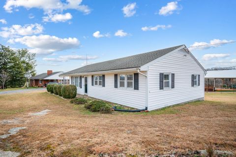 Tiny photo for 4224 Jopling Road, Bedford, VA 24523 (MLS # 363480)