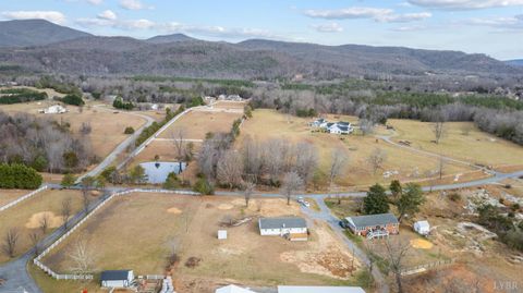 Tiny photo for 4224 Jopling Road, Bedford, VA 24523 (MLS # 363480)
