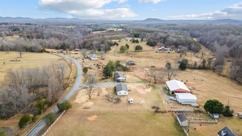 Tiny photo for 4224 Jopling Road, Bedford, VA 24523 (MLS # 363480)