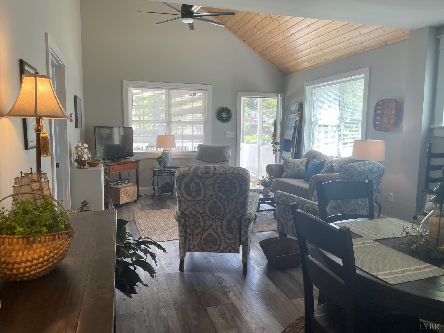 212 Timberlake Drive, Lynchburg, Virginia image 13