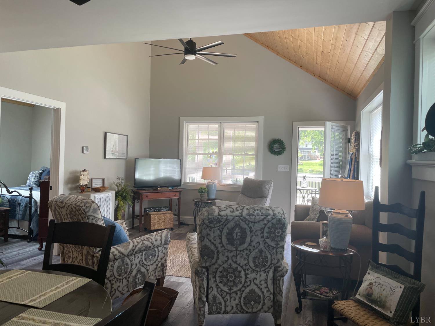 212 Timberlake Drive, Lynchburg, Virginia image 14