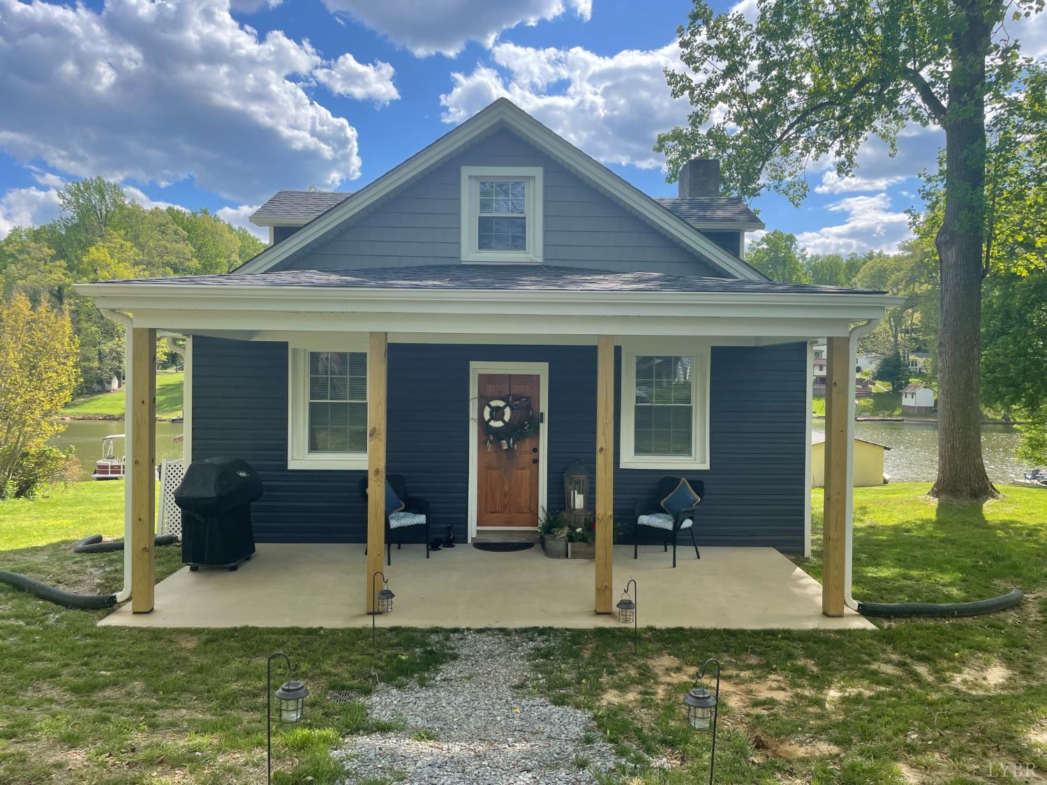 212 Timberlake Drive, Lynchburg, Virginia image 2