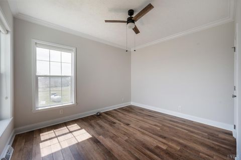 Tiny photo for 4072 Red Oak School Road, Concord, VA 24538 (MLS # 365088)