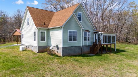Tiny photo for 4072 Red Oak School Road, Concord, VA 24538 (MLS # 365088)