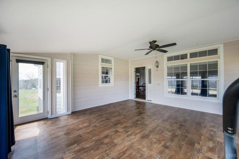 Tiny photo for 4072 Red Oak School Road, Concord, VA 24538 (MLS # 365088)