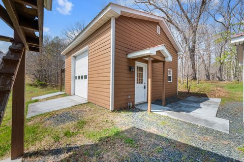 Tiny photo for 4072 Red Oak School Road, Concord, VA 24538 (MLS # 365088)