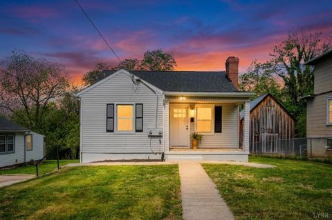 Tiny photo for 510 Sussex Street, Lynchburg, VA 24501 (MLS # 365937)