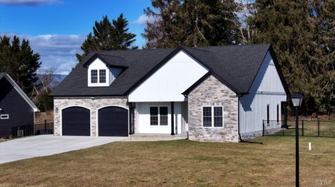 Tiny photo for 1043 BRADFORD CROSSING PL Pl, Goode, VA 24556 (MLS # 364041)