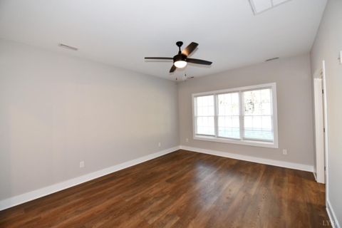Tiny photo for 1043 BRADFORD CROSSING PL Pl, Goode, VA 24556 (MLS # 364041)