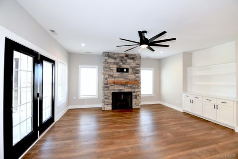 Tiny photo for 1043 BRADFORD CROSSING PL Pl, Goode, VA 24556 (MLS # 364041)