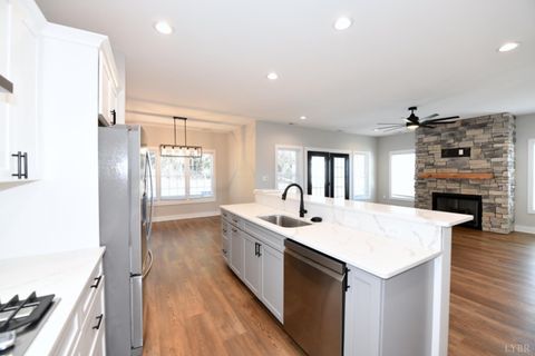 Tiny photo for 1043 BRADFORD CROSSING PL Pl, Goode, VA 24556 (MLS # 364041)