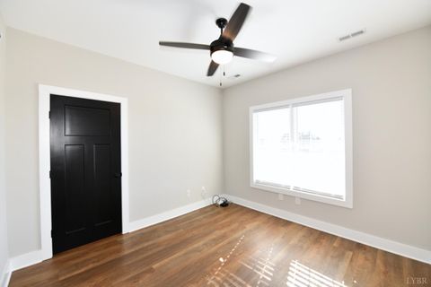 Tiny photo for 1043 BRADFORD CROSSING PL Pl, Goode, VA 24556 (MLS # 364041)
