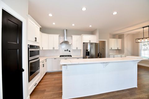 Tiny photo for 1043 BRADFORD CROSSING PL Pl, Goode, VA 24556 (MLS # 364041)