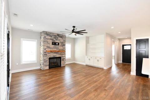 Tiny photo for 1043 BRADFORD CROSSING PL Pl, Goode, VA 24556 (MLS # 364041)