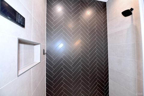 Tiny photo for 1043 BRADFORD CROSSING PL Pl, Goode, VA 24556 (MLS # 364041)