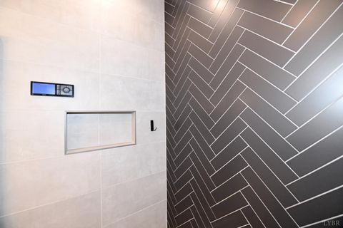 Tiny photo for 1043 BRADFORD CROSSING PL Pl, Goode, VA 24556 (MLS # 364041)