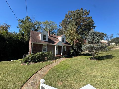 Photo of 1105 McCauseland Street St, Lynchburg, VA 24502 (MLS # 362774)