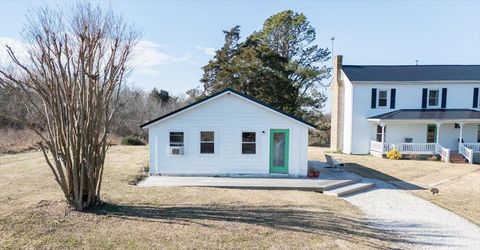 Tiny photo for 627 Hat Creek Road, Brookneal, VA 24528 (MLS # 364392)