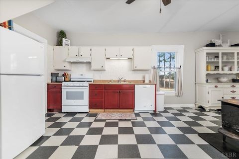 Tiny photo for 627 Hat Creek Road, Brookneal, VA 24528 (MLS # 364392)