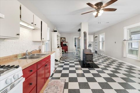 Tiny photo for 627 Hat Creek Road, Brookneal, VA 24528 (MLS # 364392)