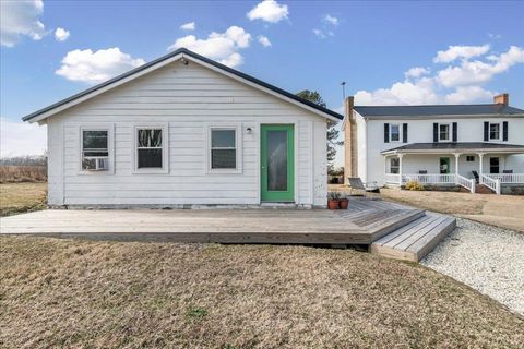 Tiny photo for 627 Hat Creek Road, Brookneal, VA 24528 (MLS # 364392)