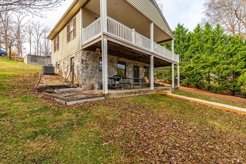 Tiny photo for 1392 Hermitage Circle, Huddleston, VA 24104 (MLS # 363313)
