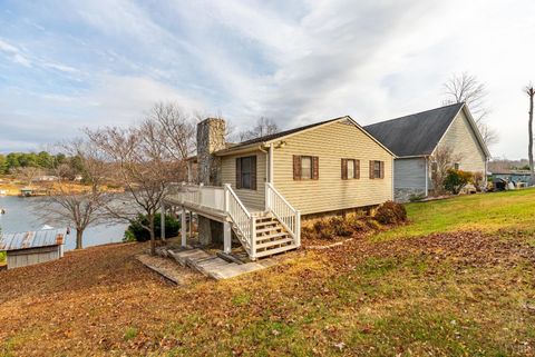 Photo of 1392 Hermitage Circle, Huddleston, VA 24104 (MLS # 363313)