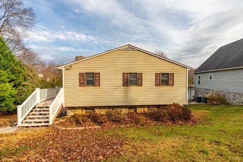 Tiny photo for 1392 Hermitage Circle, Huddleston, VA 24104 (MLS # 363313)