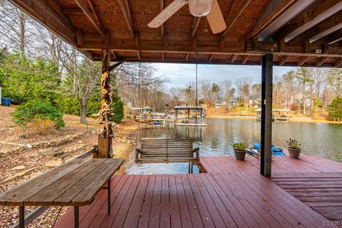 Tiny photo for 1392 Hermitage Circle, Huddleston, VA 24104 (MLS # 363313)