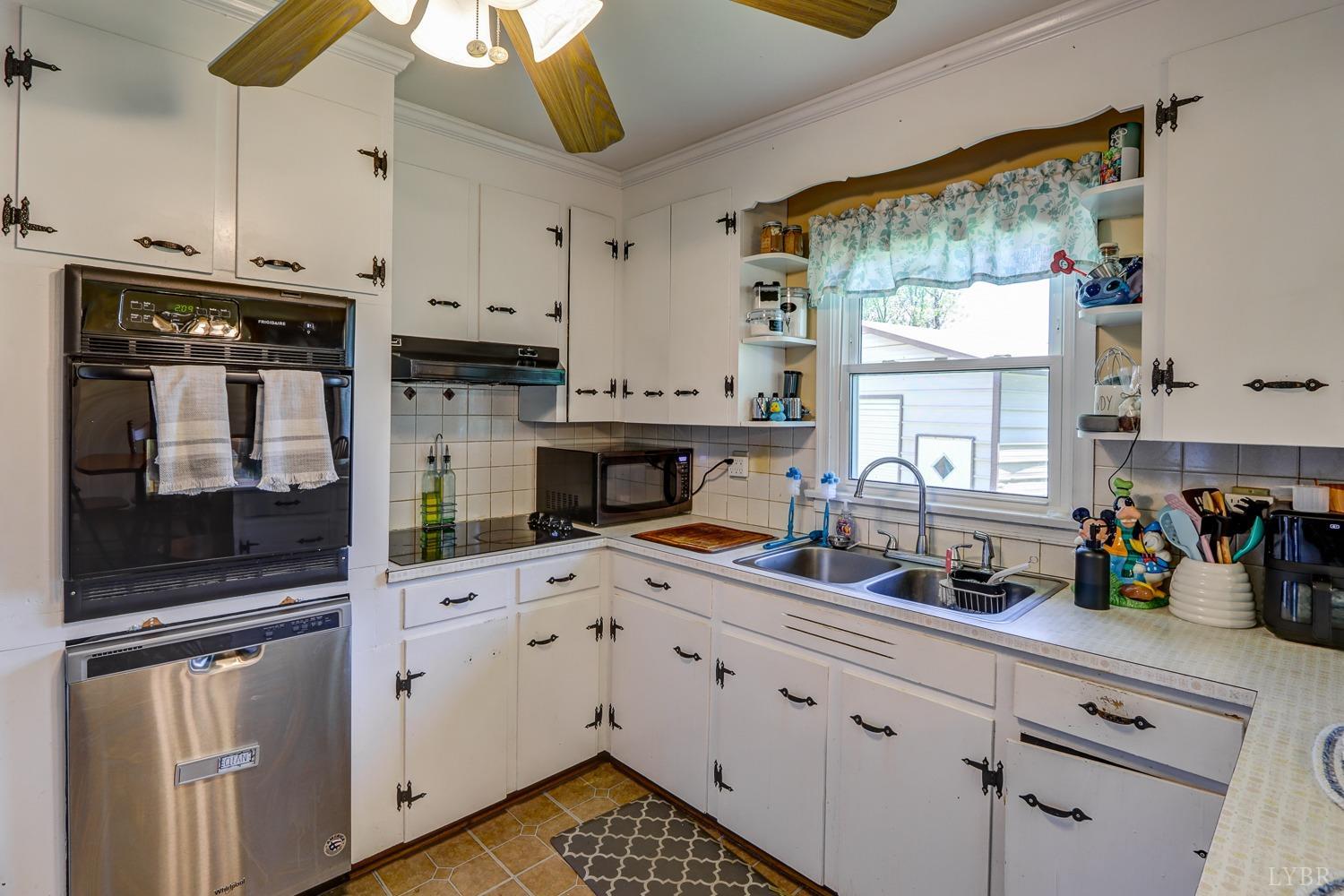 1979 S Coolwell Road, Madison Heights, Virginia image 13