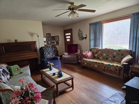 Tiny photo for 1700 Ward Street, Farmville, VA 23901 (MLS # 363272)
