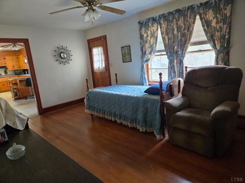 Tiny photo for 1700 Ward Street, Farmville, VA 23901 (MLS # 363272)